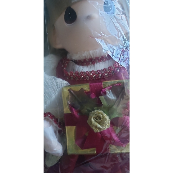 2. Christmas Precious Moments doll - Picture 5 of 14